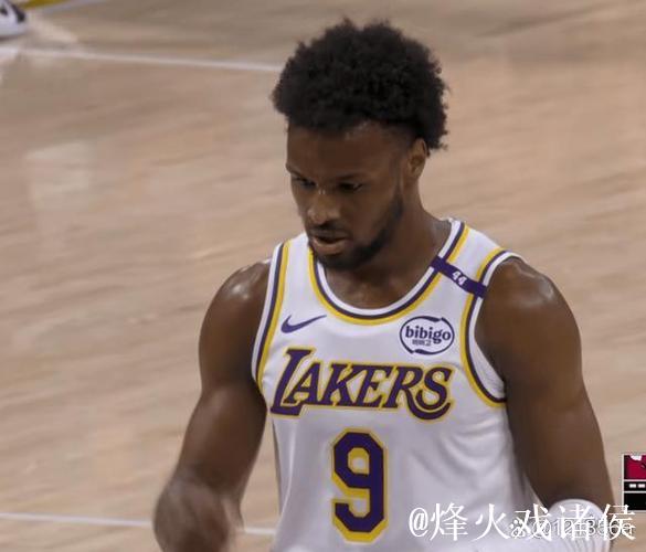 克内克特爆砍35分布朗尼添4分2板 湖人险胜太阳 克内克特爆砍35分布朗尼添4分2板 湖人险胜太阳